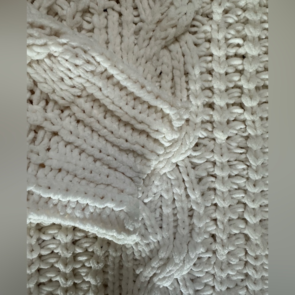 Aakaa Cream Knit Cardigan Sweater cable pattern on front NWT SUPER SOFT M - Picture 15 of 16